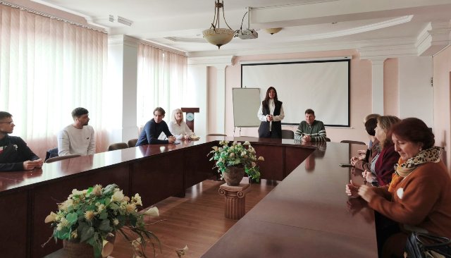 Наталія Морська - в.о.завідувача кафедри філософії та суспільних наук відкриває засідання Програмної ради